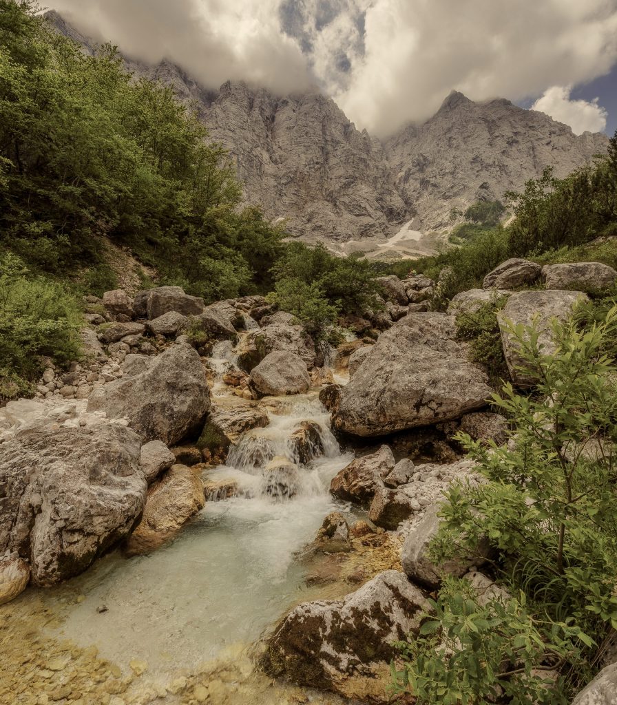 Paisaje con rocas Secretos del Agua